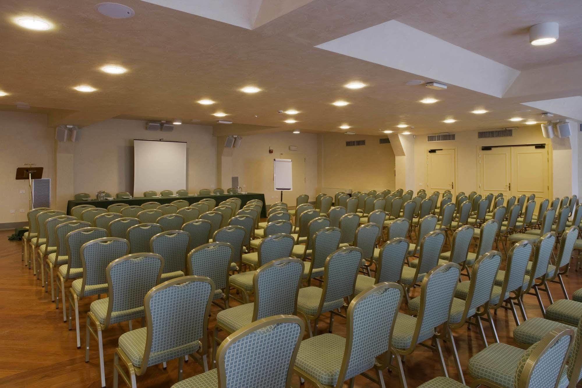 Unahotels Poggio Dei Medici Toscana Scarperia Ngoại thất bức ảnh